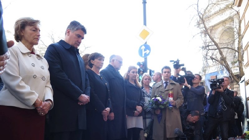 Predsjednik Vlade odao počast žrtvama terorističkog napada u Parizu